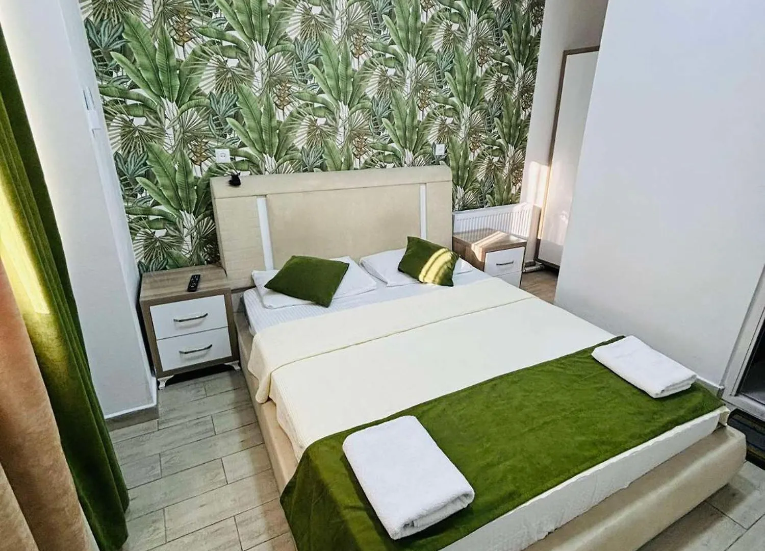 Gega'S Hotel Batumi Georgien